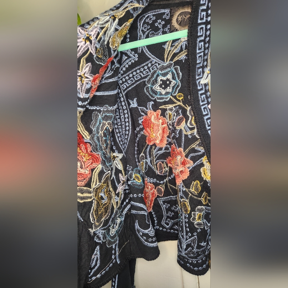 ✨ Johnny Was Embroidered Hoodie Sweater ✨ - Picture 11 of 13